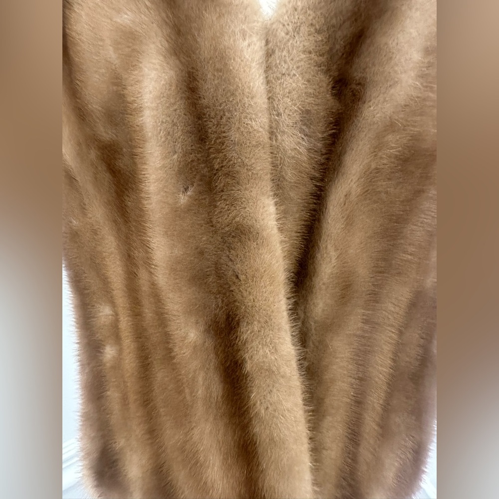 Lux and Chic Brown Mink Fur Stole (Size Medium) - Picture 4 of 5